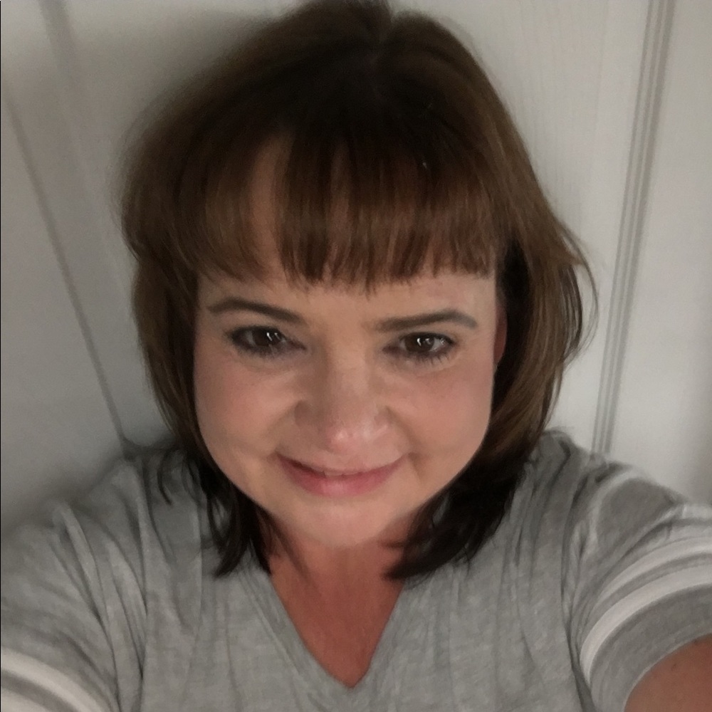 Meet your Posher, Lisa